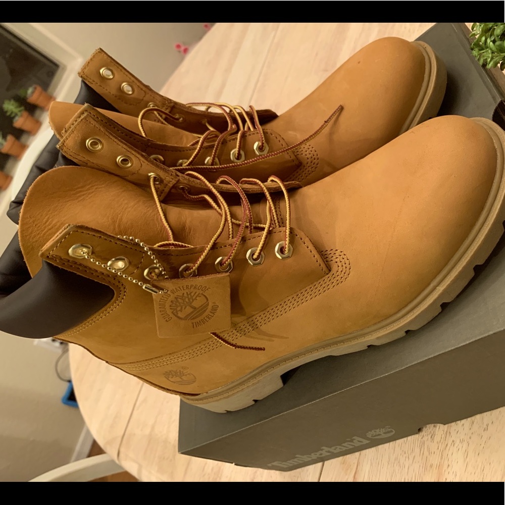 New in box size 12 classic Men’s Timberland Boots